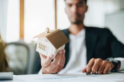 Mutui online aprile 2026: rate da 695€ e tassi sotto il 3%, il ritorno del fisso competitivo per la prima casa Mutui online aprile 2026: rate da 695€ e tassi sotto il 3%, il ritorno del fisso competitivo per la prima casa