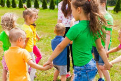 Finite le scuole, i centri estivi si confermano un salasso per le famiglie Finite le scuole, i centri estivi si confermano un salasso per le famiglie