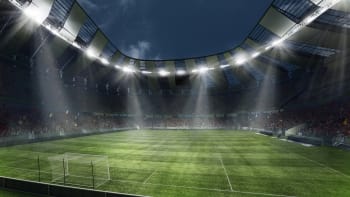 campo da calcio illuminato partite europa league
