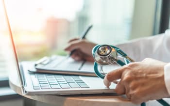 Medico che scrive Medico che scrive