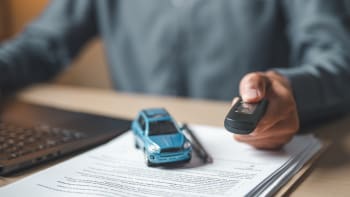 Modellino auto e documenti Modellino auto e documenti