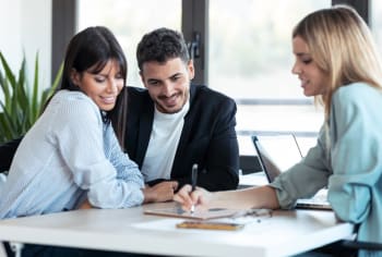 coppia con consulente coppia con consulente