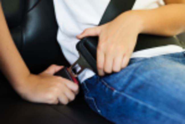 cinture di sicurezza obbligatorie anche su auto ferme cinture di sicurezza obbligatorie anche su auto ferme