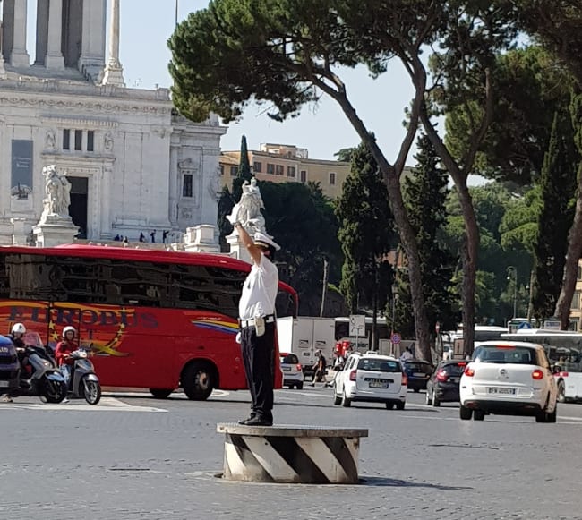 la polizia stradale punta sulla tecnologia la polizia stradale punta sulla tecnologia