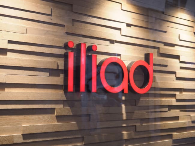 Iliad insegna Iliad insegna