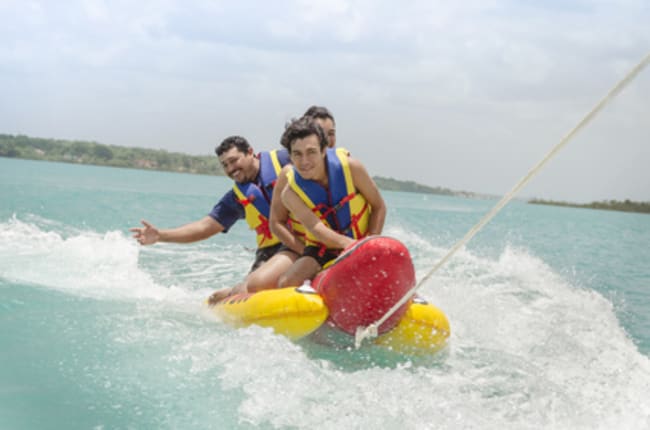 assicurazioni dal pedalo alla banana gonfiabile ecco le polizze per lestate assicurazioni dal pedalo alla banana gonfiabile ecco le polizze per lestate