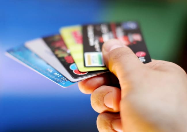 carta di credito news carte di credito e debito cambia l aspetto saranno orientate verticalmente e senza numeri in rilievo carta di credito news carte di credito e debito cambia l aspetto saranno orientate verticalmente e senza numeri in rilievo