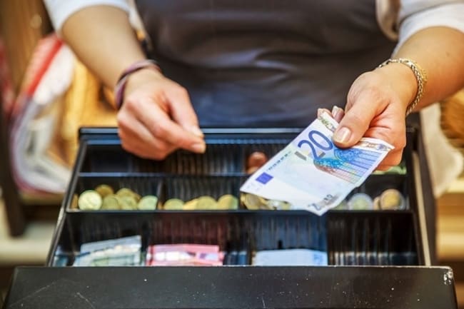 il 62 degli italiani favorevole al tetto al contante il 62 degli italiani favorevole al tetto al contante