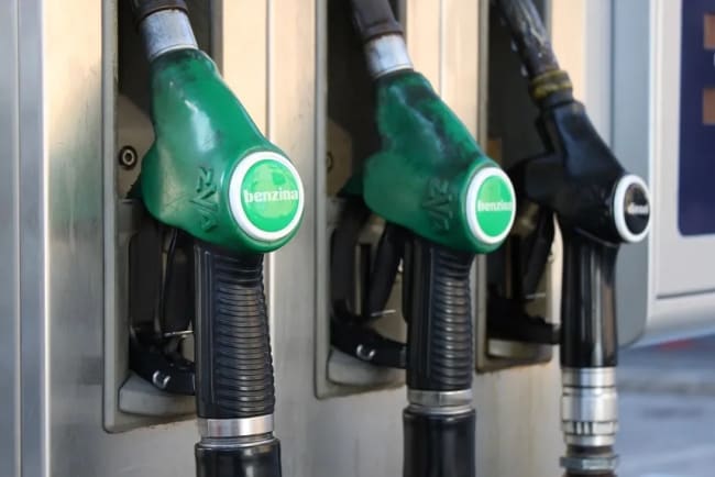 news news carburante 1296 euro la spesa media di un automobilista italiano news news carburante 1296 euro la spesa media di un automobilista italiano