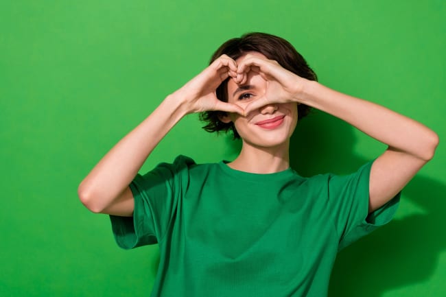 ragazza cuore verde ragazza cuore verde