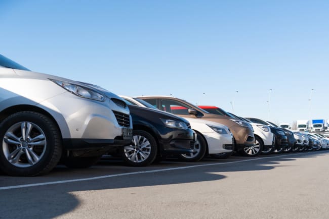 schiera di auto usate schiera di auto usate