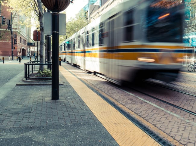 tram_che_passa_in_città