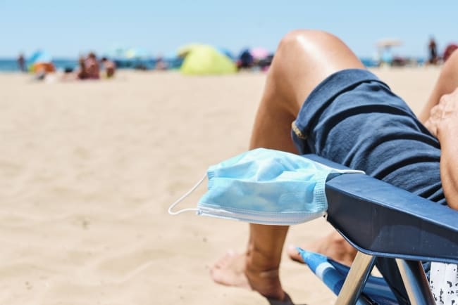estate 2021 con il caro spiaggia gli ombrelloni diventano roventi estate 2021 con il caro spiaggia gli ombrelloni diventano roventi