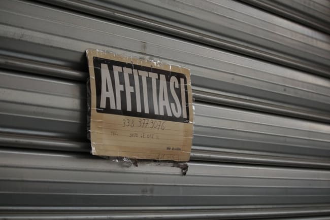 la sfida dei negozi tra chiusure e colossi delle commerce la sfida dei negozi tra chiusure e colossi delle commerce