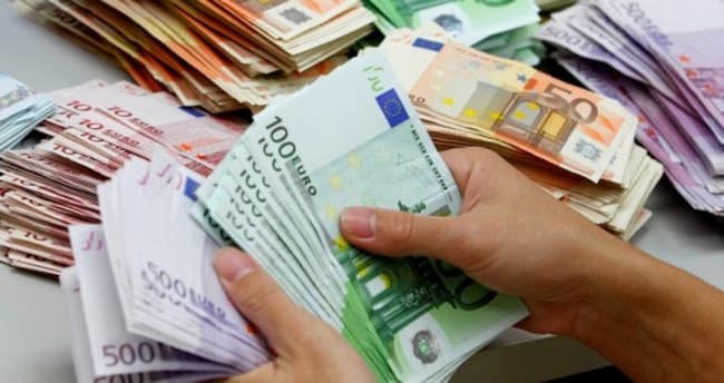 monitorata controlla i bilanci della famiglia monitorata controlla i bilanci della famiglia