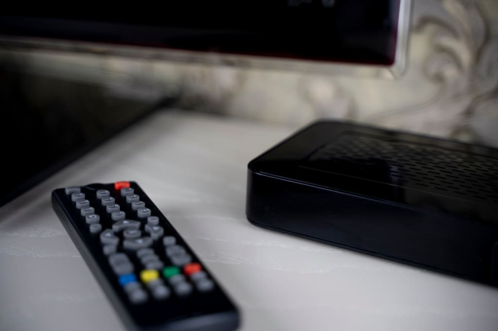 decoder e telecomando decoder e telecomando