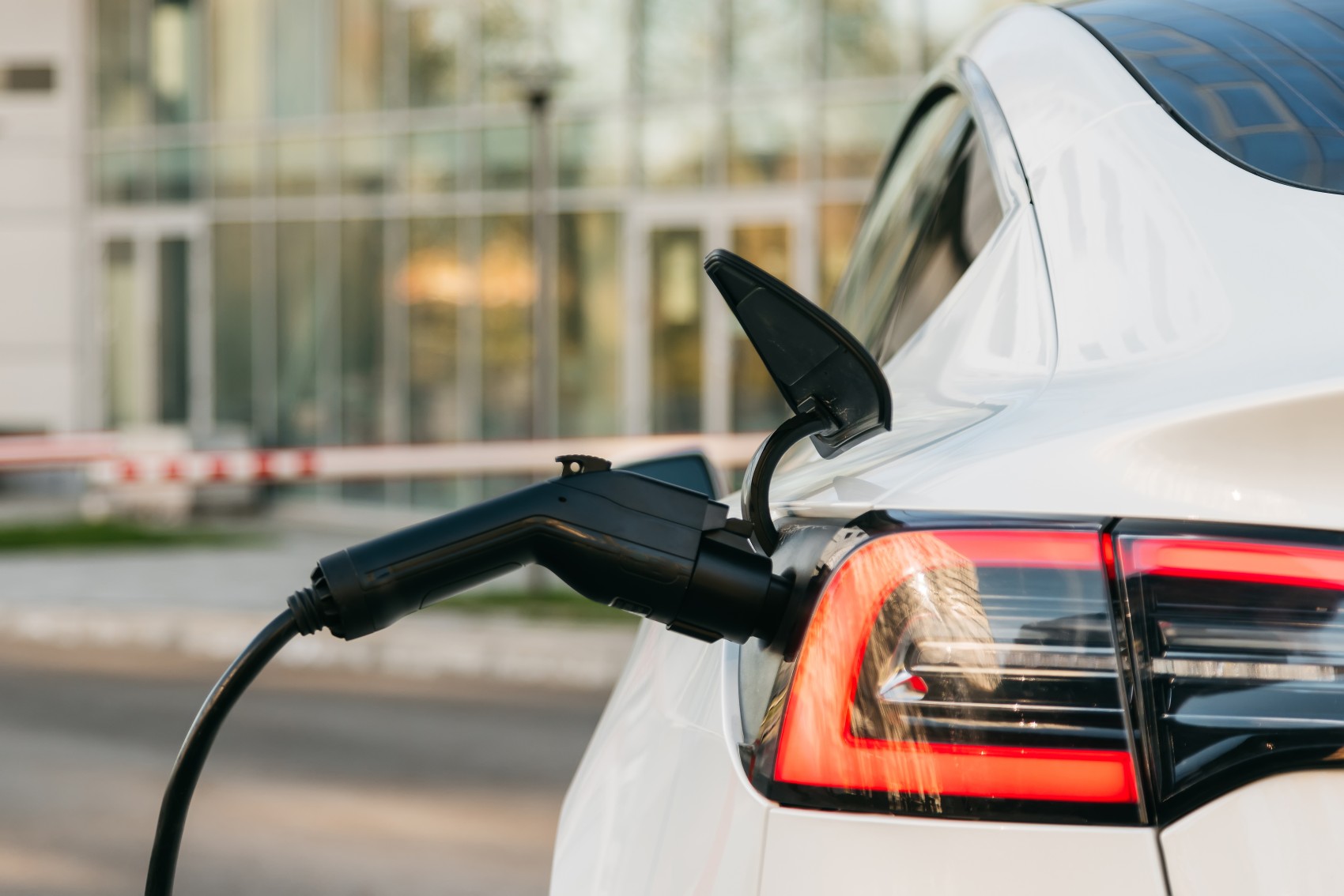 Rate da 249€ al mese per la tua prossima auto elettrica a noleggio ad ottobre 2025