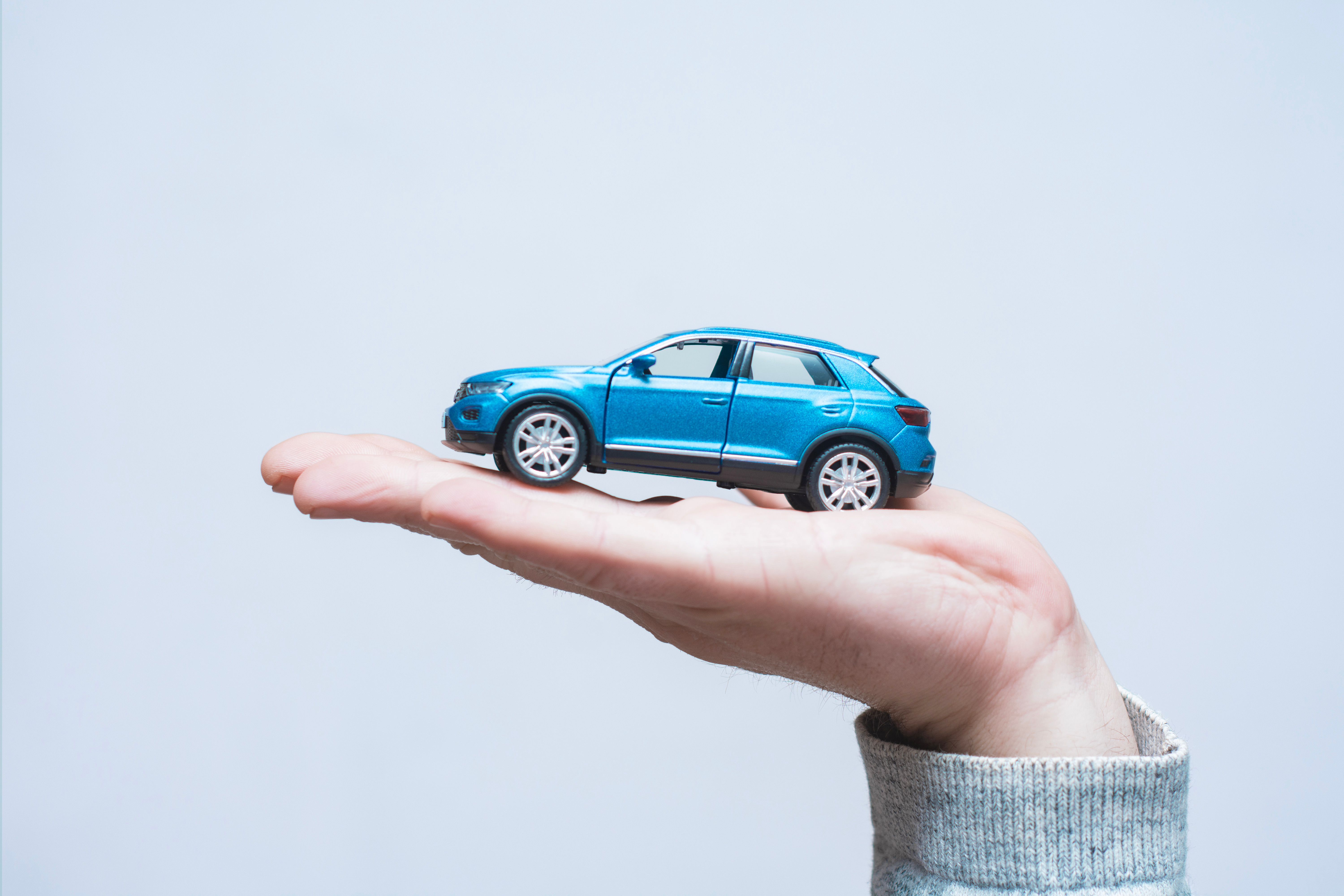 Niente più settimane di attesa per l'auto a noleggio: con Guidi in 72 ore si parte subito