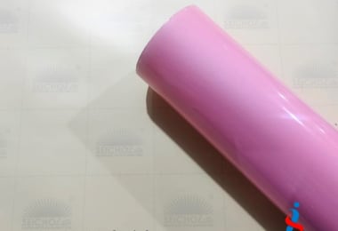 Promo spesial diskon hingga 50% untuk semua produk elektronik dengan latar belakang biru dan ilustrasi shopping bag