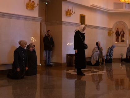 Митрополит Корнилий совершил первую в 2023 году Литургию Преждеосвященных Даров