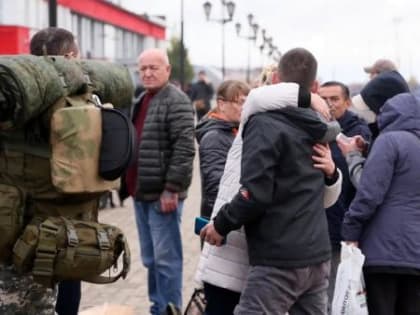 Очередной поезд с мобилизованными проводили в Архангельске