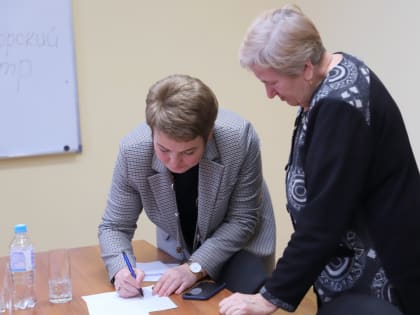 Екатерина Прокопьева обсудила вопросы помощи с матерями и женами военнослужащих