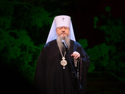 Митрополит Корнилий посетил Рождественский концерт в Архангельске