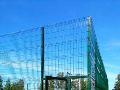 Продолжается благоустройство стадиона в поселке Шипицыно