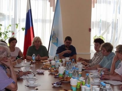 Свой депутатский отпуск Елена Вторыгина проводит в рабочей поездке в Пинежье