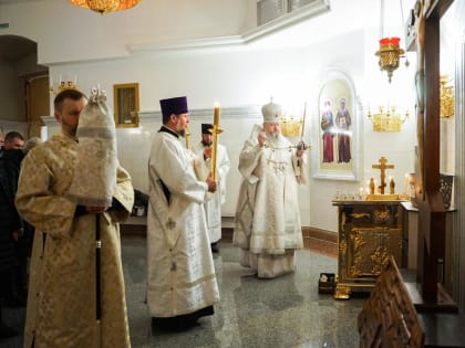 Митрополит Корнилий совершил богослужение в канун Лазаревой субботы