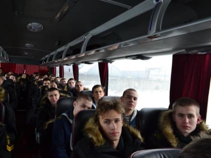 Курсанты АМИ имени В.И. Воронина возложили цветы на могилу Владимира Воронина