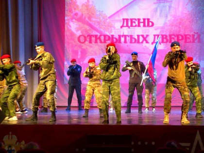 Кадеты, юнармейцы и старшеклассники Архангельска побывали в центре «Патриот»