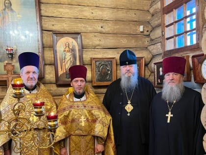 Митрополит Корнилий молился за богослужением и провел встречу с духовенством на подворье Сийского монастыря в Петербурге