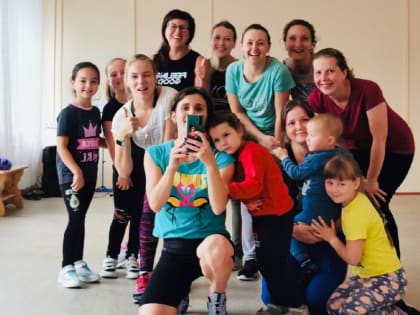 В Архангельске работает клуб «Арт-мамы»