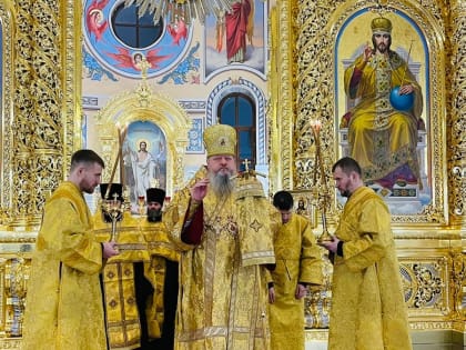 Митрополит Корнилий 31 декабря совершил всенощное бдение в Михаило-Архангельском кафедральном соборе