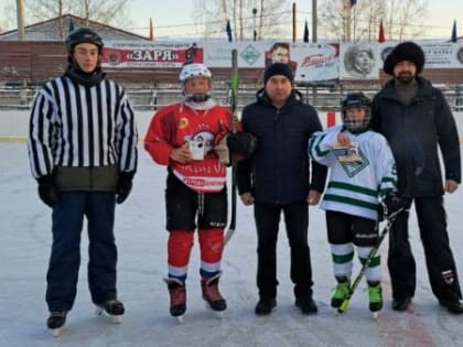 В Вельске проходит XVIII Всероссийский турнир по хоккею