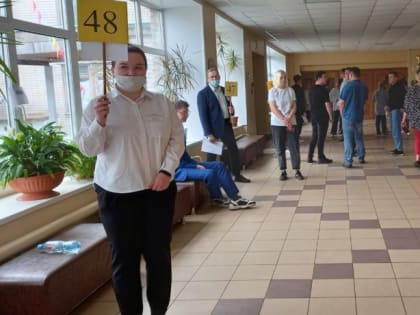 Самый массовый ЕГЭ: экзамен по русскому языку сдают выпускники школ Поморья