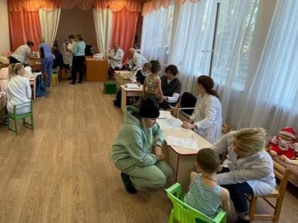 Врачи из Архангельска уже обследуют детей на Донбассе   