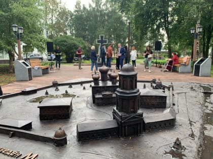 В Архангельске открыли сквер на месте Михайло-Архангельского монастыря