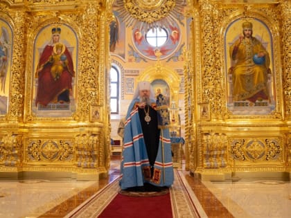 Митрополит Корнилий совершил всенощное бдение в канун праздника Благовещения Пресвятой Богородицы