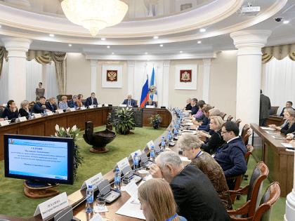 Протоиерей Валерий Суворов принял участие в XIV Северном межнациональном форуме