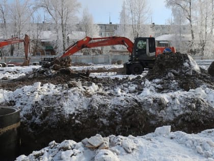 Расселение аварийного жилфонда: в Новодвинске на улице Добровольского приступили к устройству свайного поля