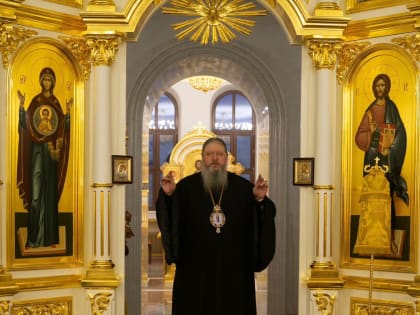 Митрополит Корнилий в канун праздника трех святителей совершил всенощное бдение в Архангельске