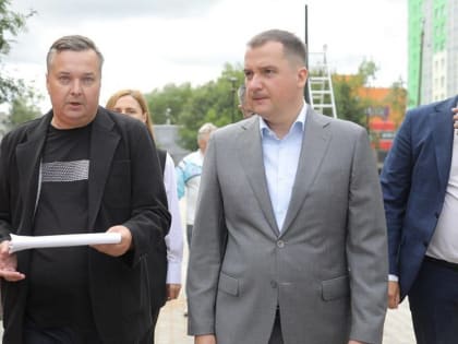 Александр Цыбульский проверил ход благоустройства общественной территории в Архангельске