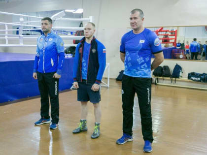 Чемпион СЗФО России Ярослав Безсолов провел мастер-класс для молодых боксеров Поморья