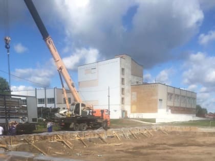 В Исакогорский детско-юношеский центр доставили хоккейный корт