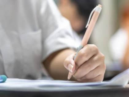 Пожилая северянка наравне со школьниками попробует сдать ЕГЭ