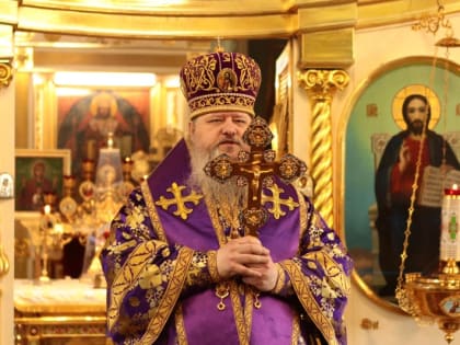 Митрополит Корнилий совершил Литургию в день Третьего обретения главы Предтечи Господня Иоанна