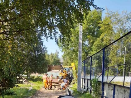 На улице Силикатчиков идет благоустройство территории