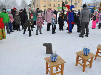 Масленичные гулянья на Комсомольской площади